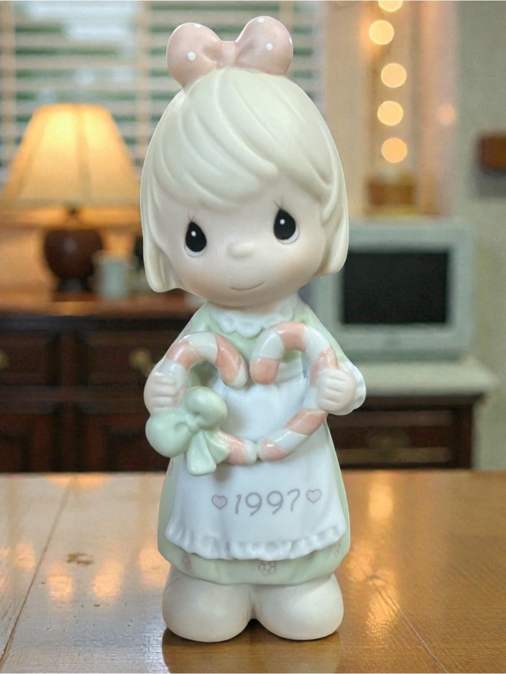 Precious Moments 1997 Holiday Figurine 272671